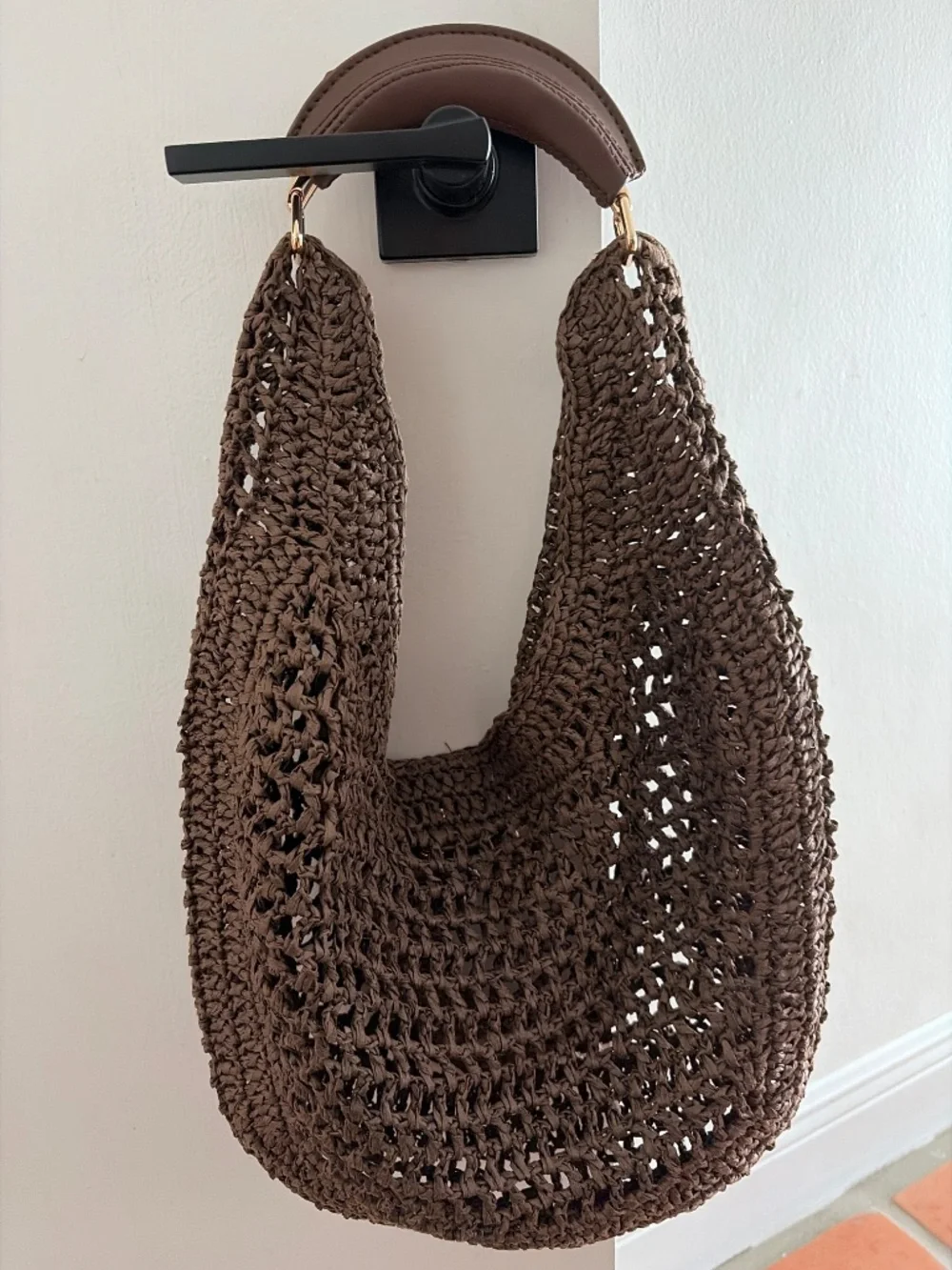 Woven natural fiber bag espresso